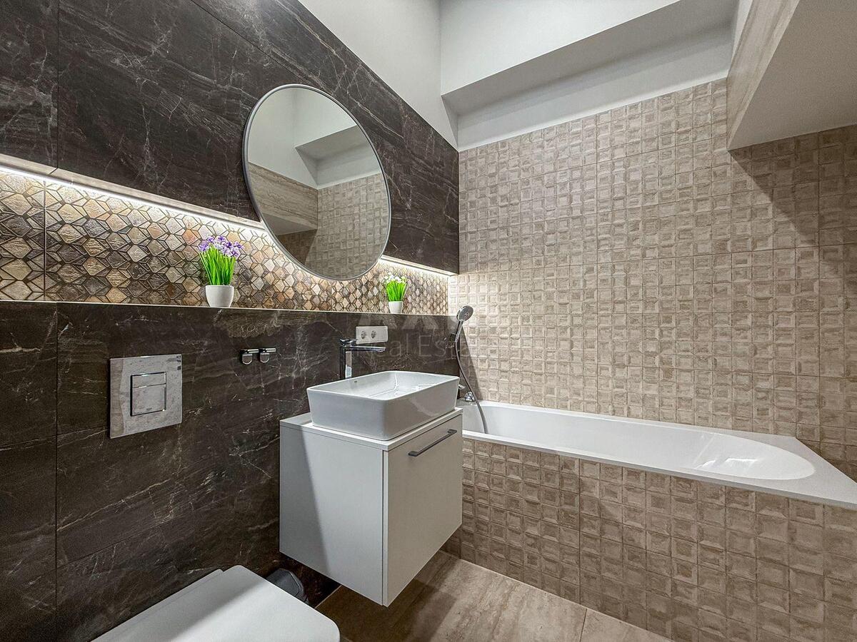 3k apartment vul. Sverstjuka Jevgena 28/11577166