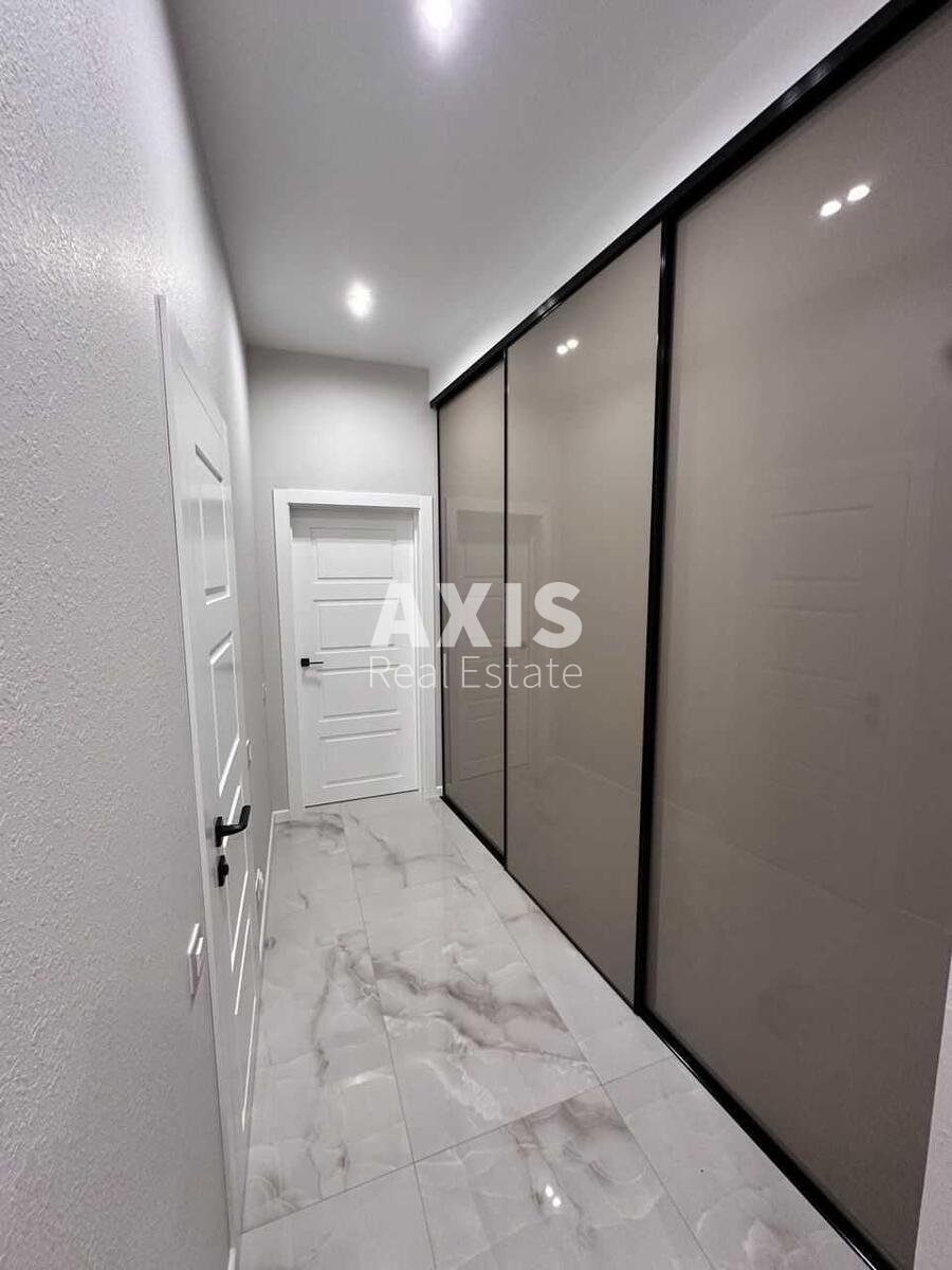 3k apartment vul. Barbjusa Anri 28А4