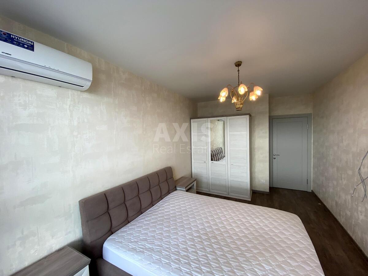 1к квартира пр-т Бандеры Степана 32Д597261