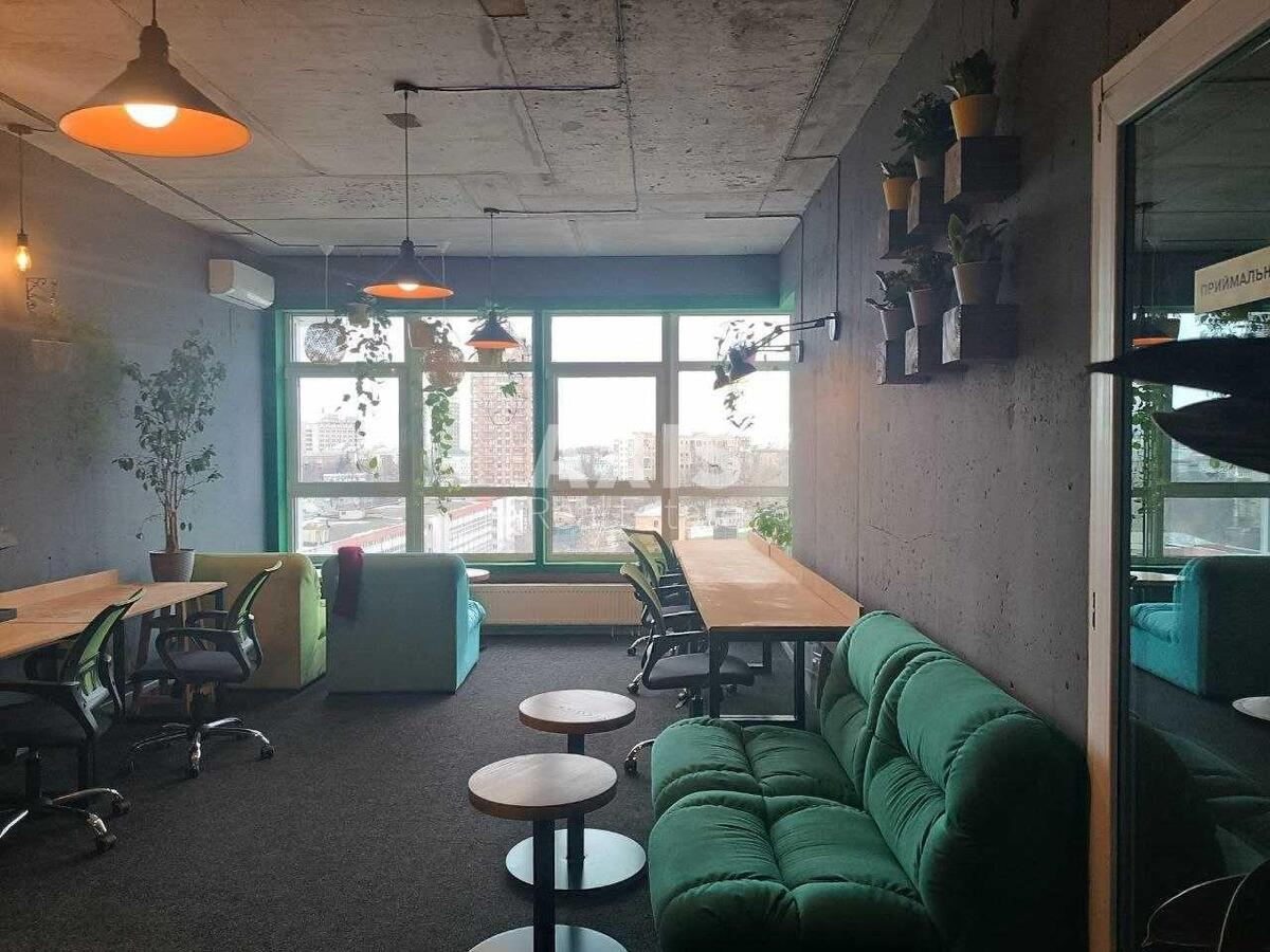 Office uzv. Klovs'kyj 7, 24m22