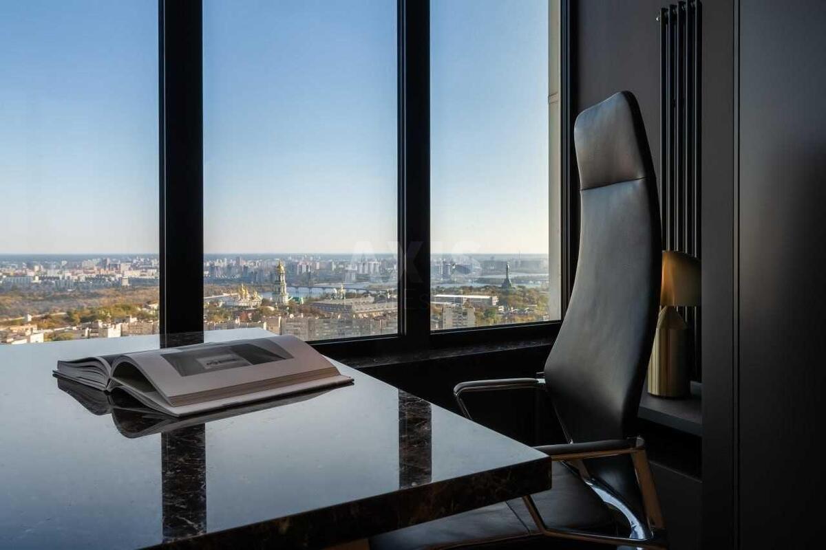 Office uzv. Klovs'kyj 7, 162m2
