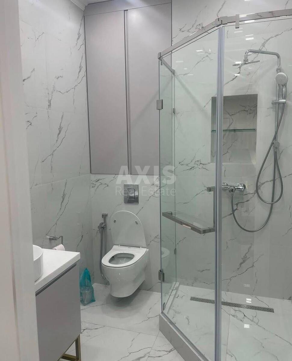 2k apartment vul. Dragomyrova Myhajla 183