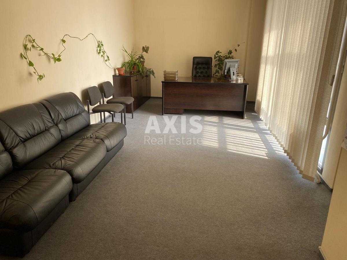 Office vul. Kyrylivs'ka 160, 517m22