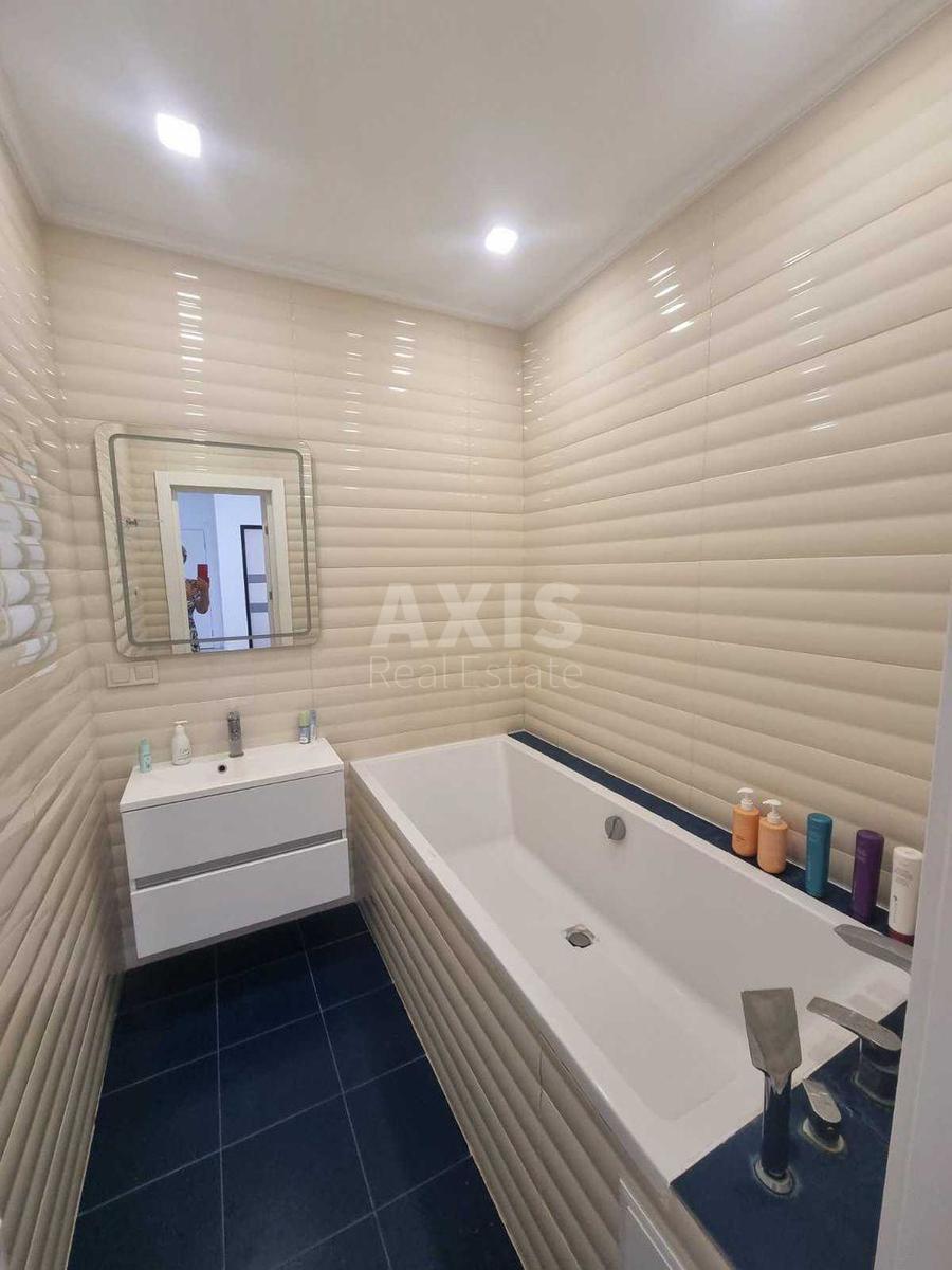 2k apartment vul. Solom'jans'ka 20А8