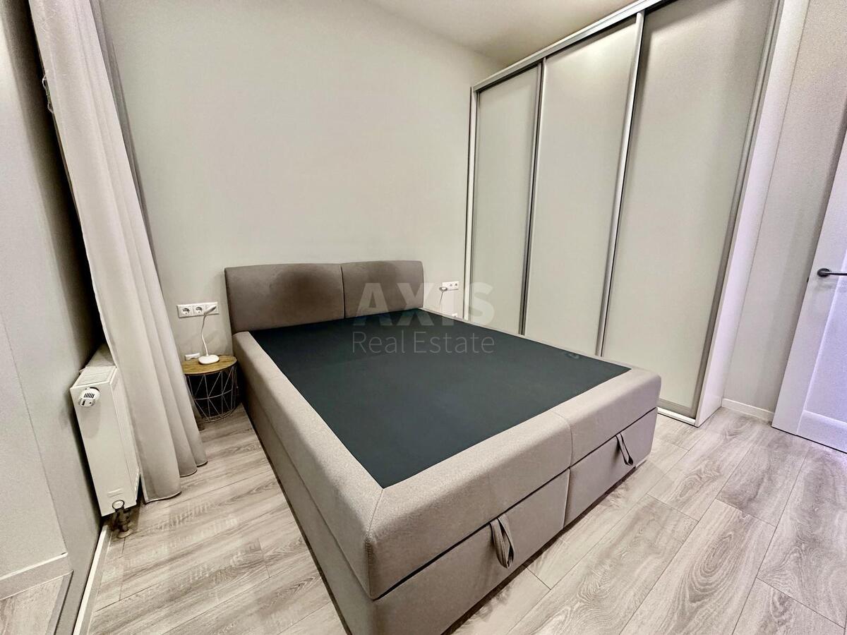 1к квартира ул. Джона Маккейна 7616022