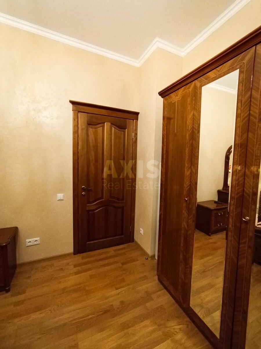 3k apartment vul. Jevgena Konoval'cja 44А1
