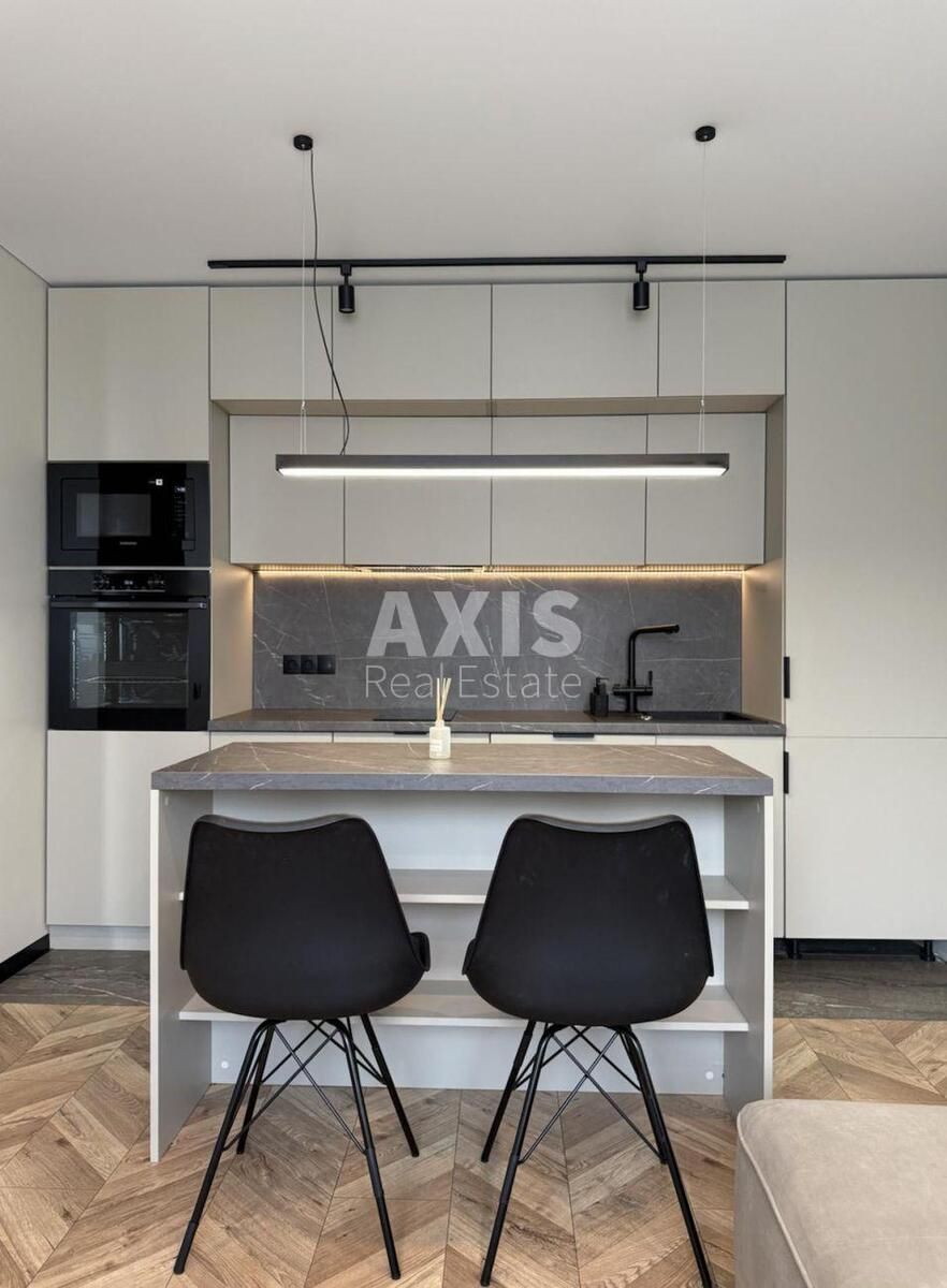 1k apartment vul. Kadets'kyj gaj 8