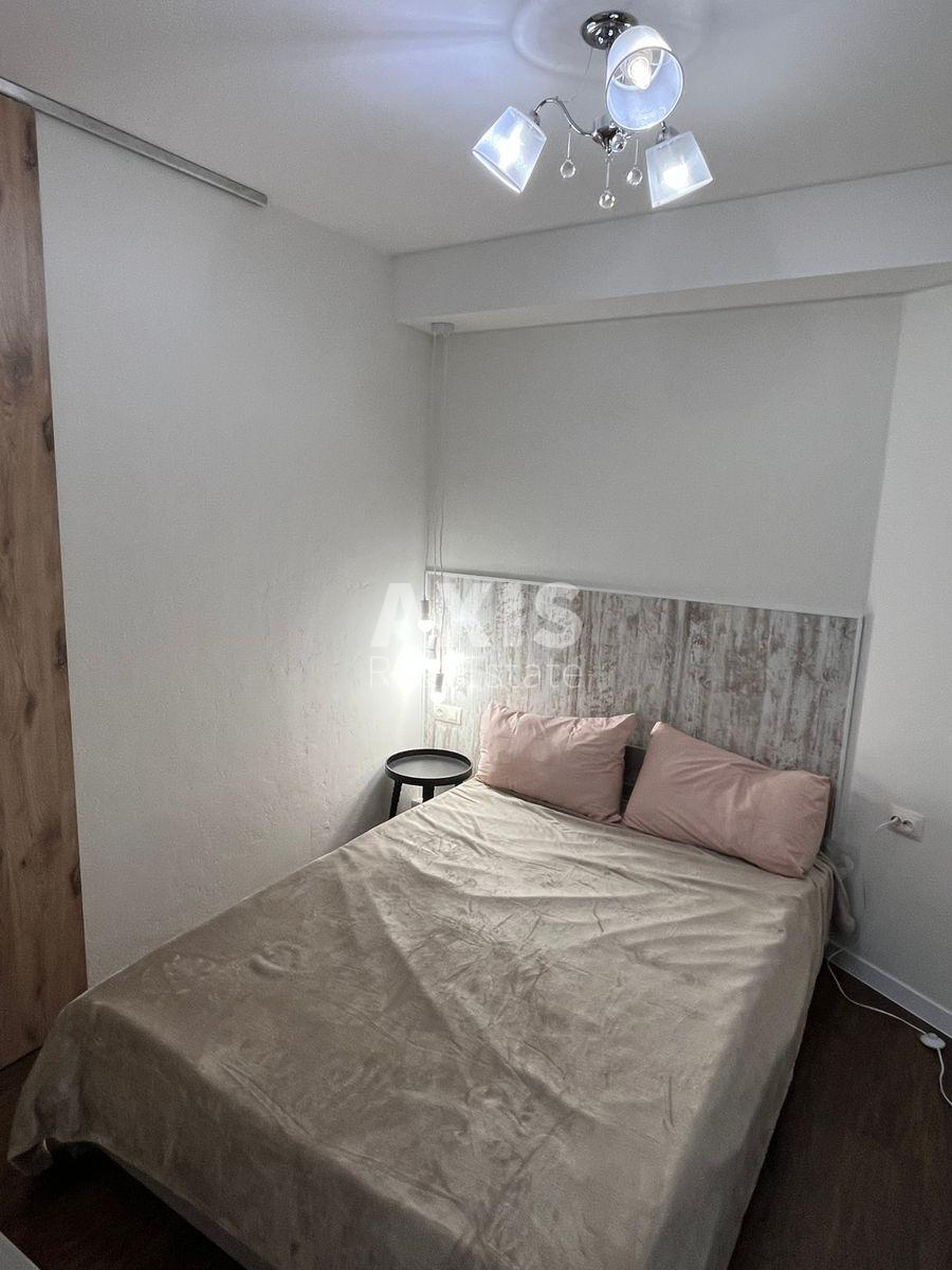 1k apartment pr-t Glushkova Akademika 64