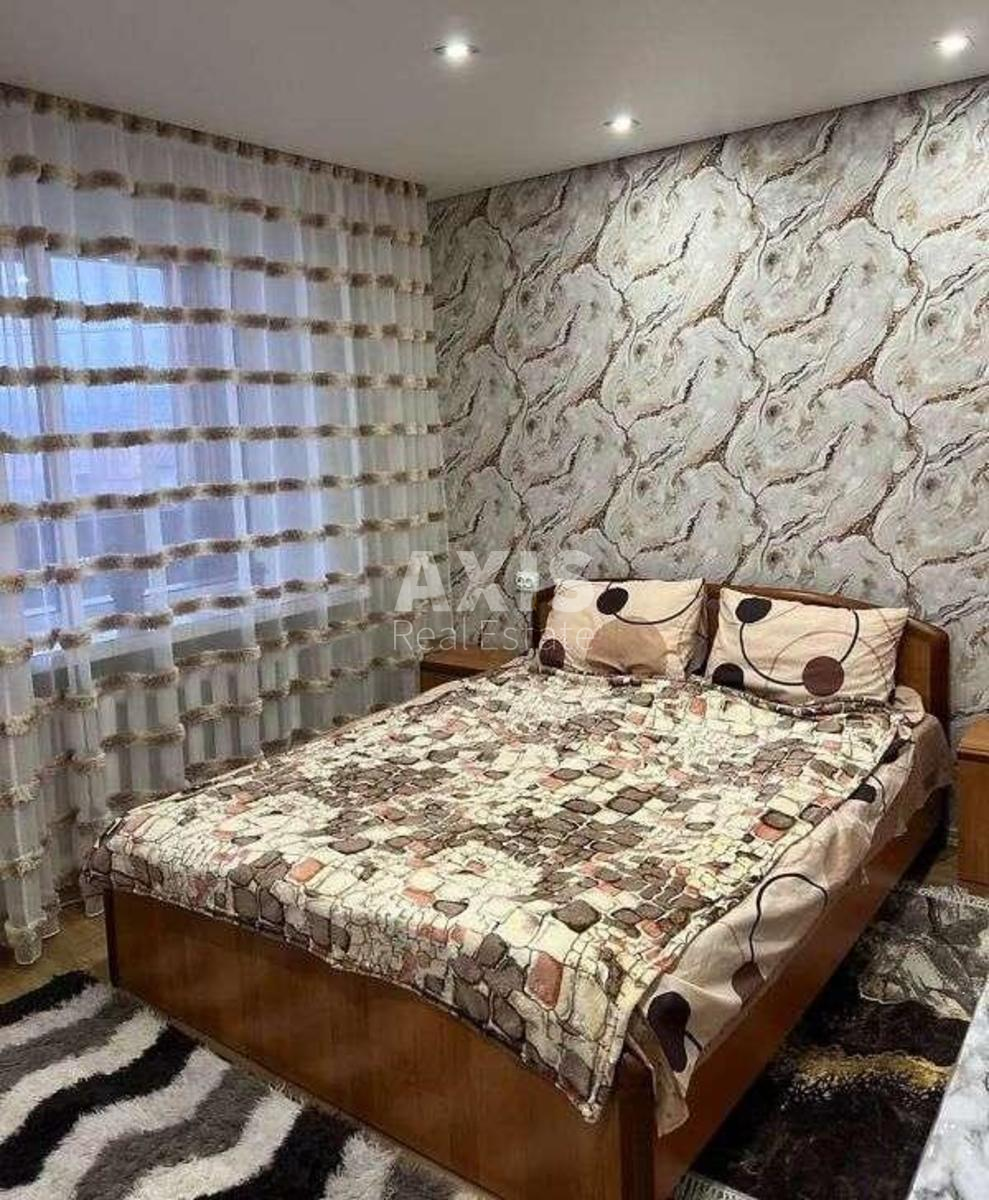 3k apartment vul. Antonovycha 103А302514