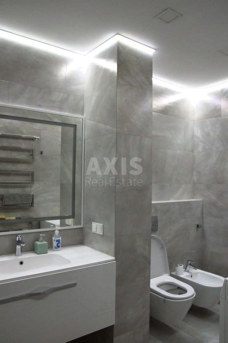Office vul. Dmytrivs'ka 75, 115m25