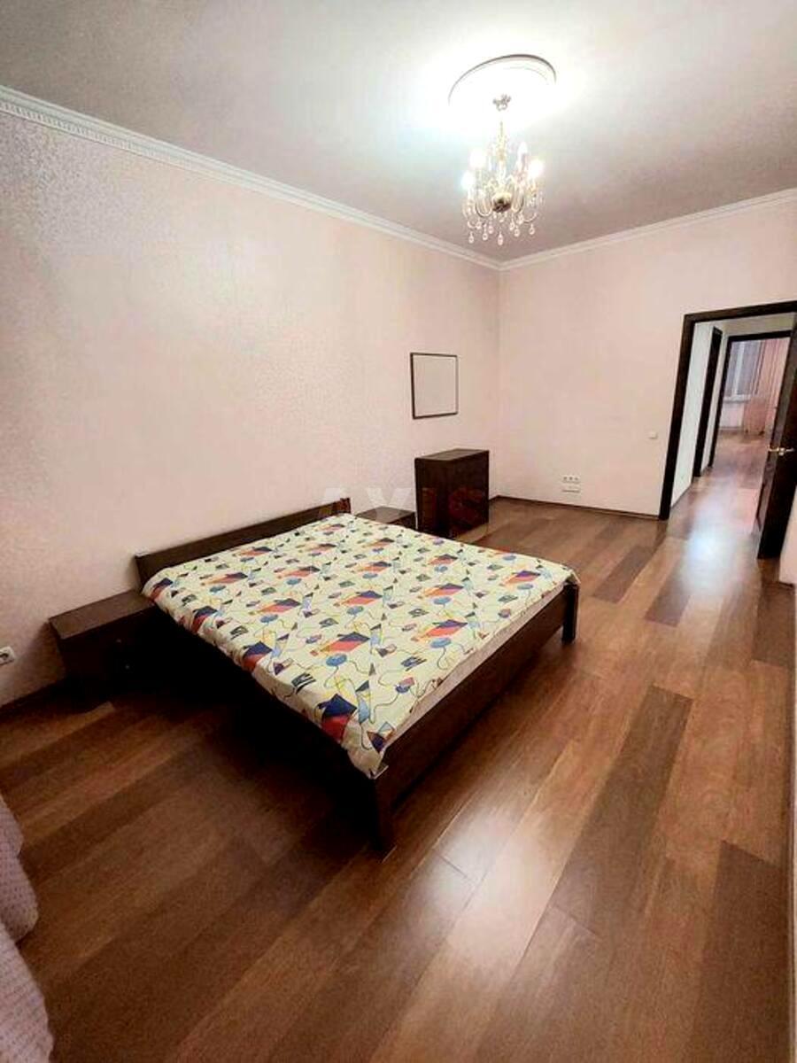 3k apartment vul. Sribnokil's'ka 14А614657