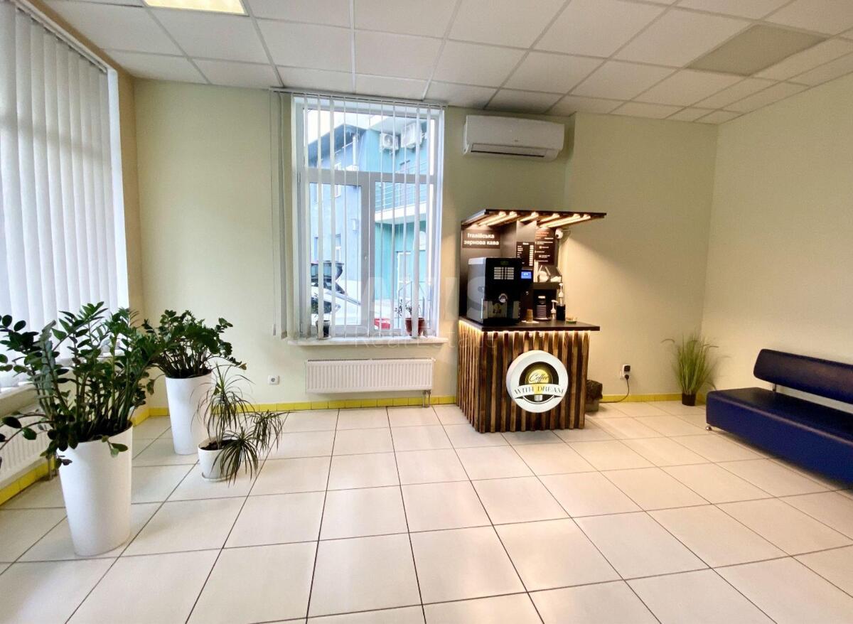 1k apartment vul. Svitlyc'kogo 357