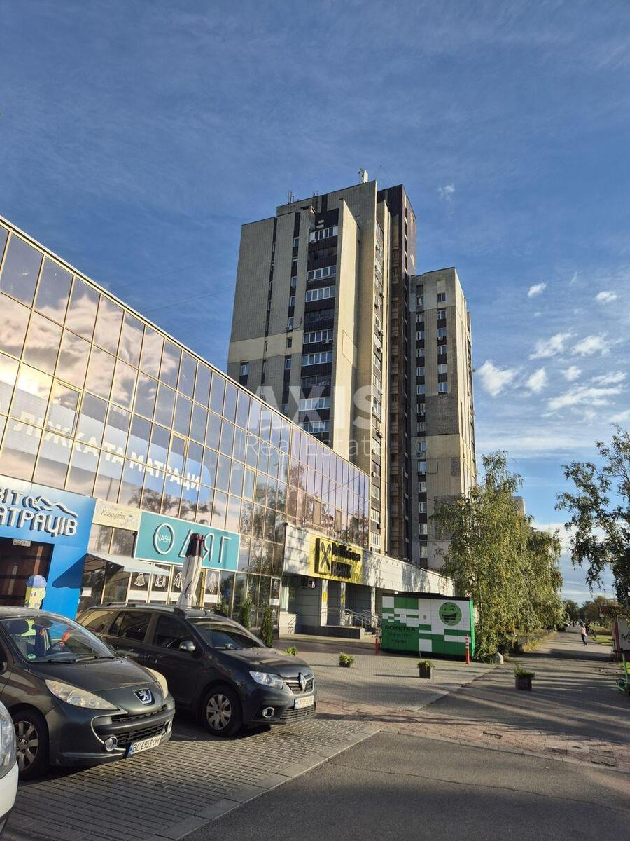 3k apartment pr-t Tychyny Pavla 20А