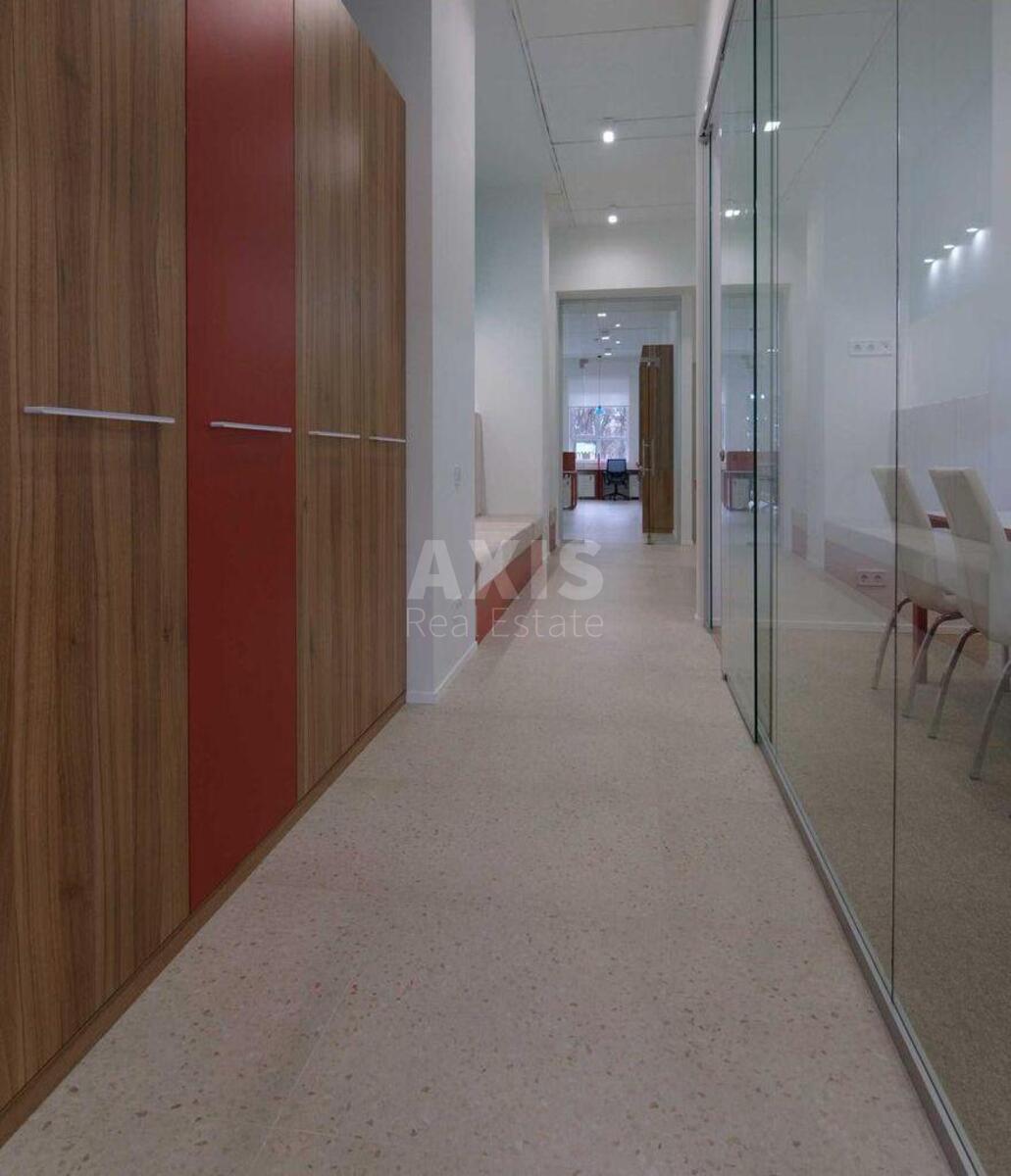 Office vul. Garmatna 37А, 120m22