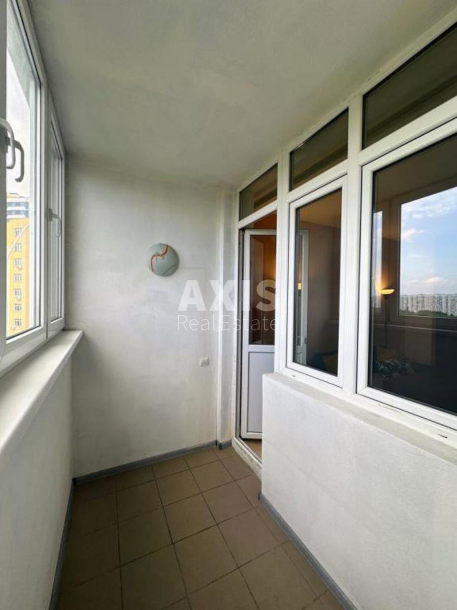 1k apartment vul. Voskresens'ka 12в6