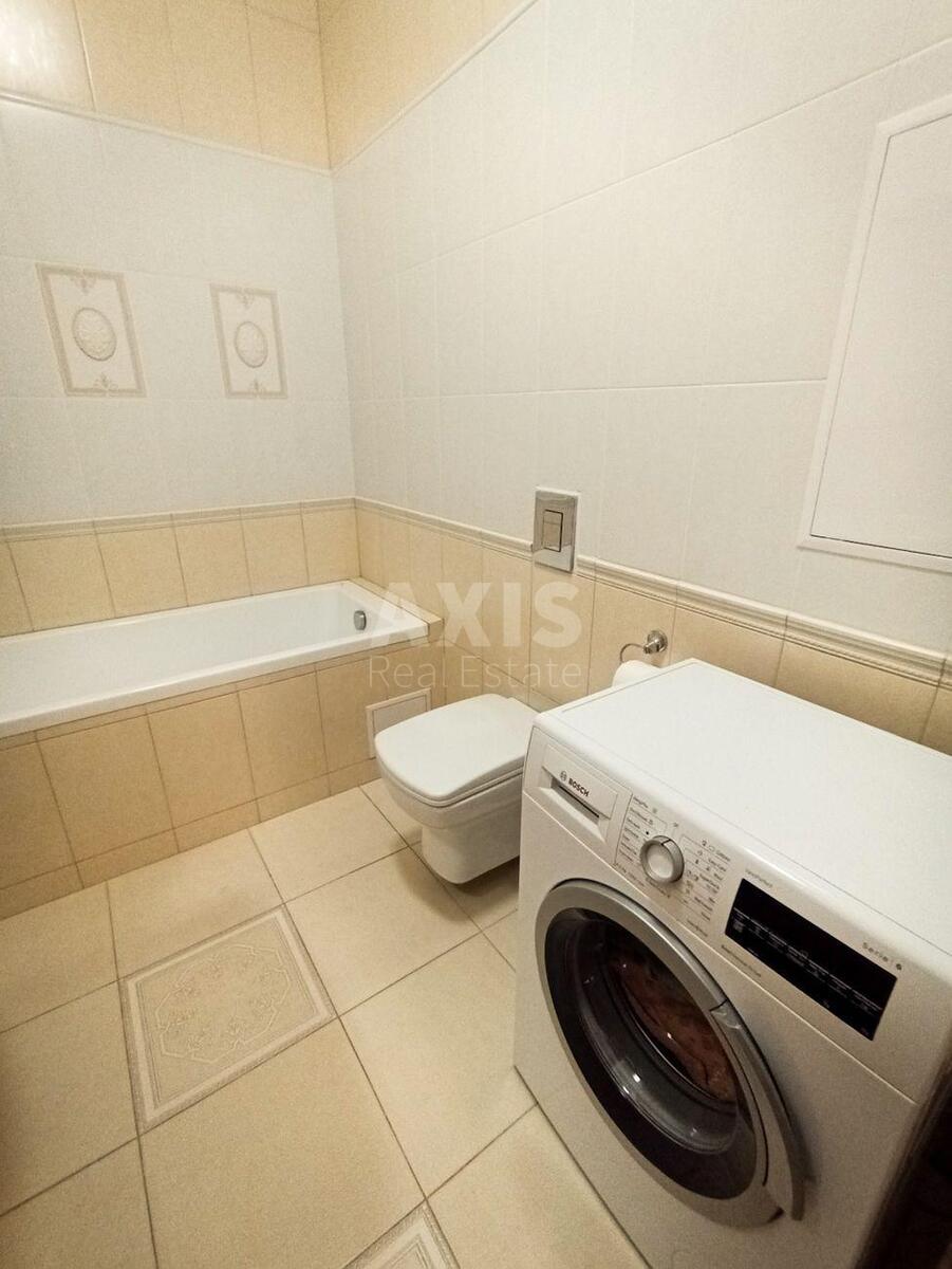 3k apartment vul. Jevgena Konoval'cja 44А2
