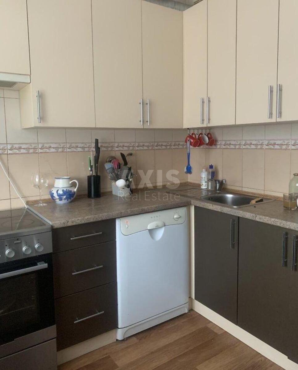 3k apartment vul. Ahmatovoi' Anny 16В0