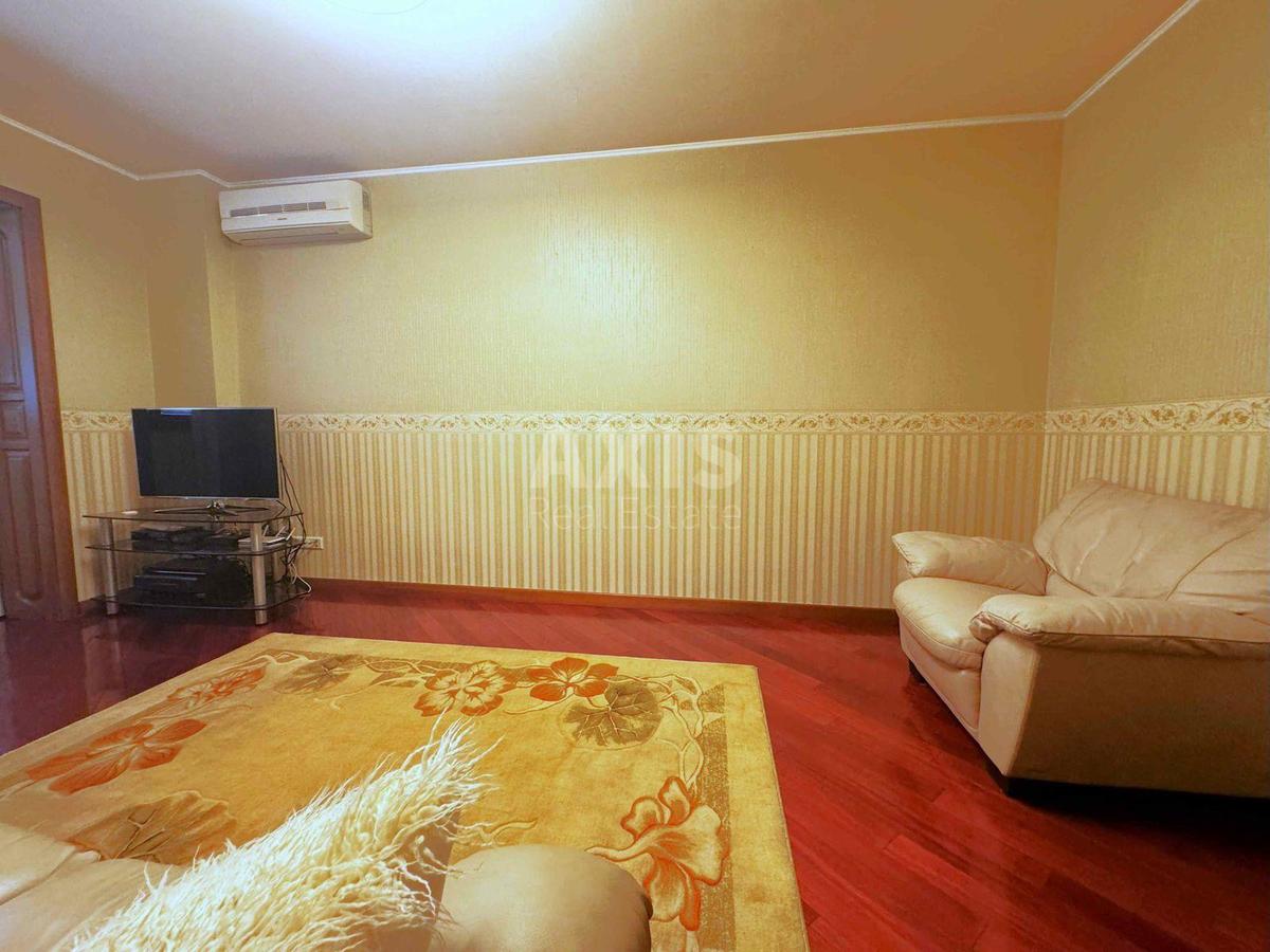 3k apartment vul. Bal'zaka Onore de 864