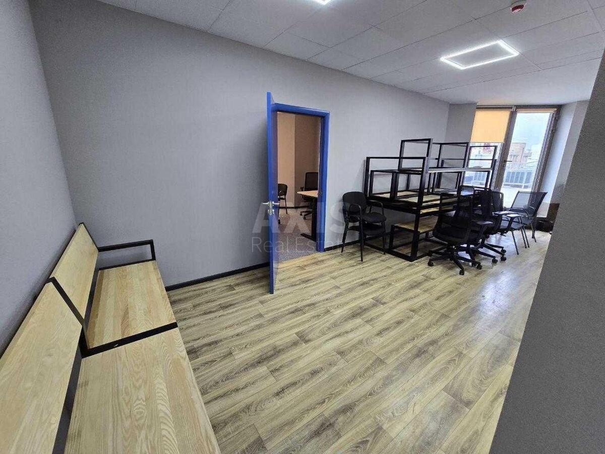 Office vul. Velyka Zhytomyrs'ka 20, 643m23