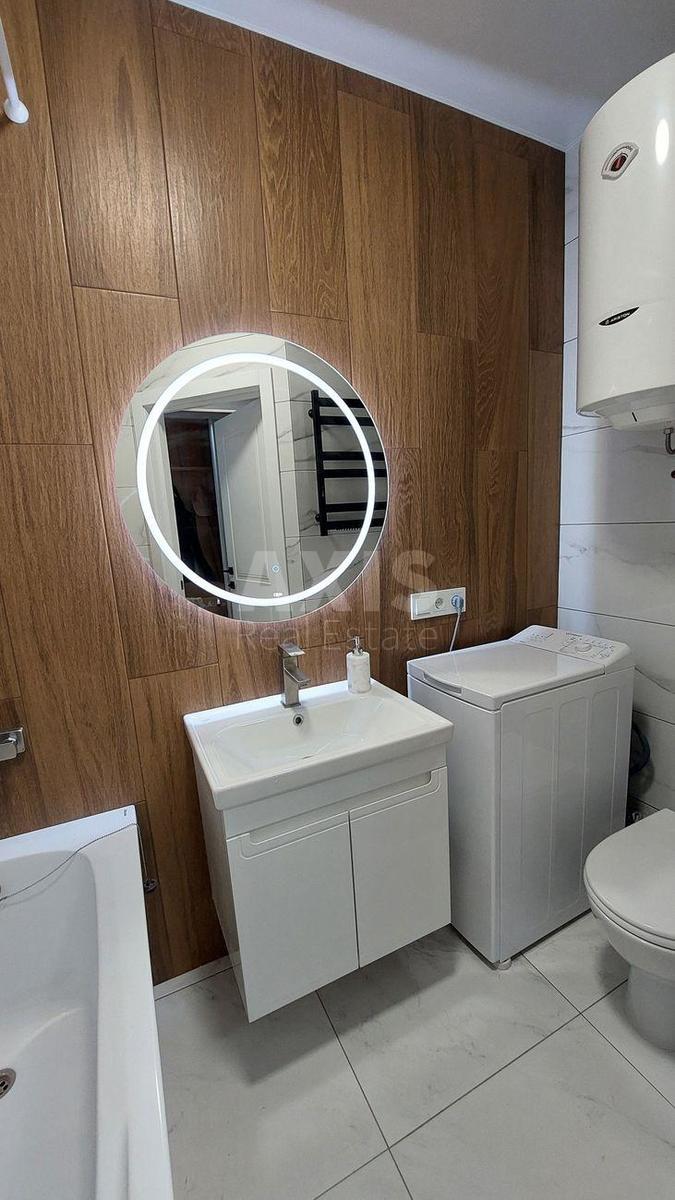 2k apartment vul. Myhajla Maksymovycha 245