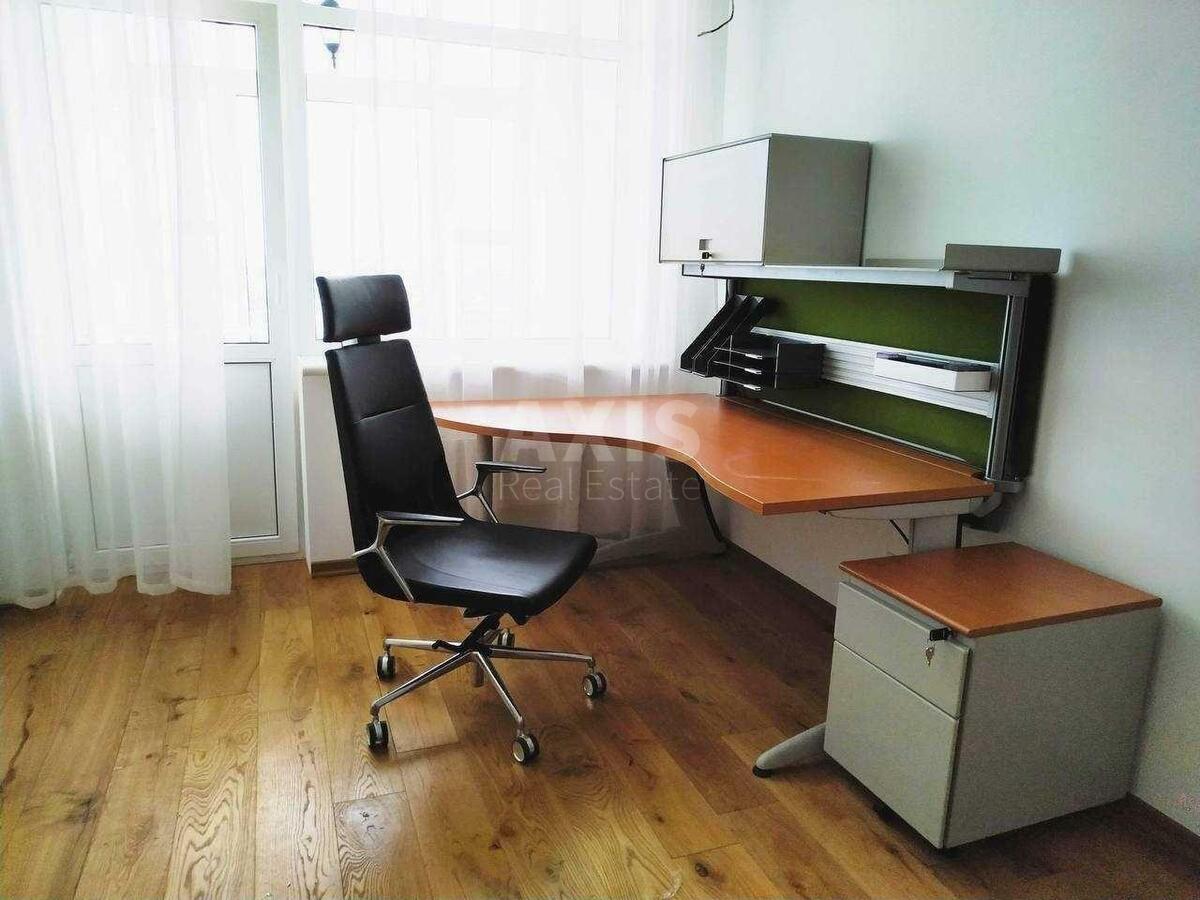 3k apartment vul. Parkovo-Syrec'ka 4Б4