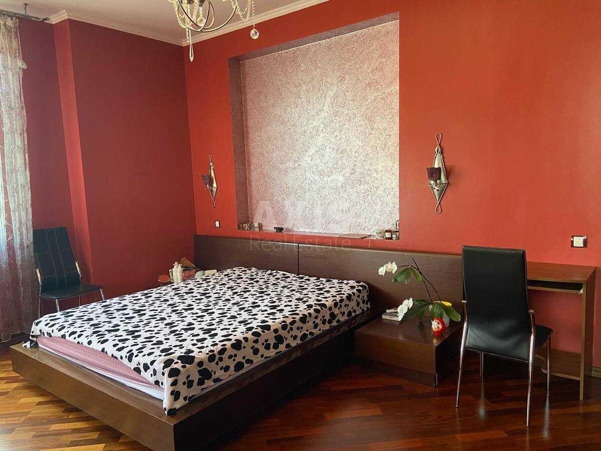 3k apartment vul. Jevgena Konoval'cja 36Б9