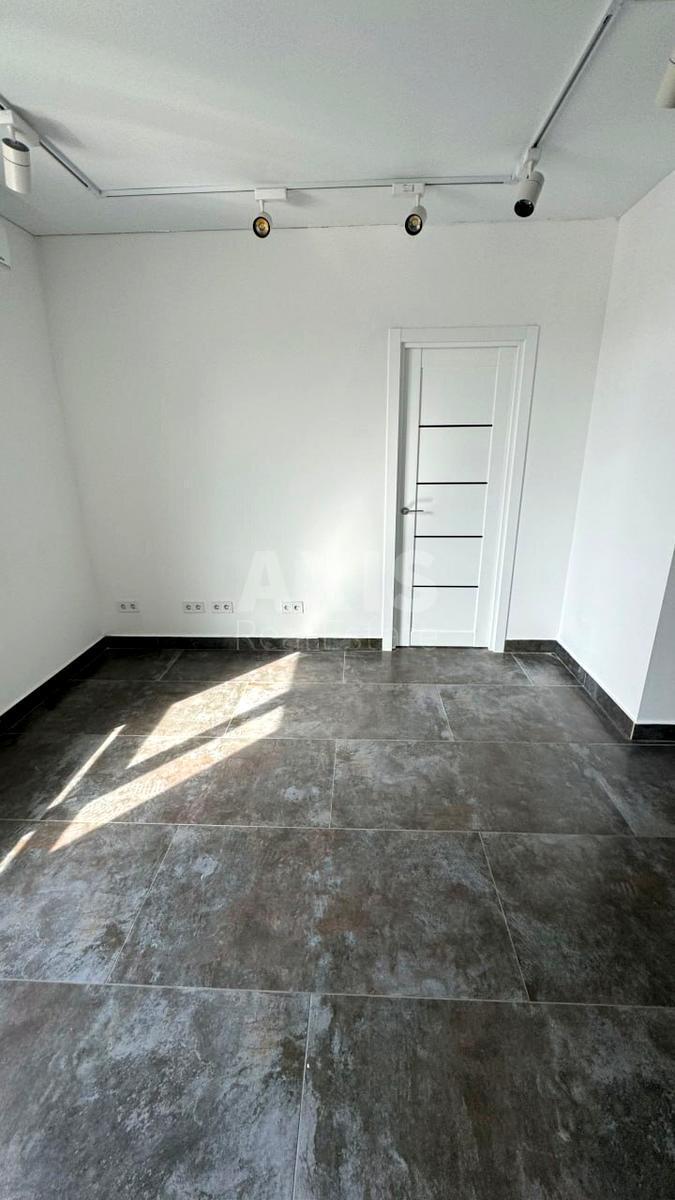 Office vul. Saljutna 2, 52m26031110