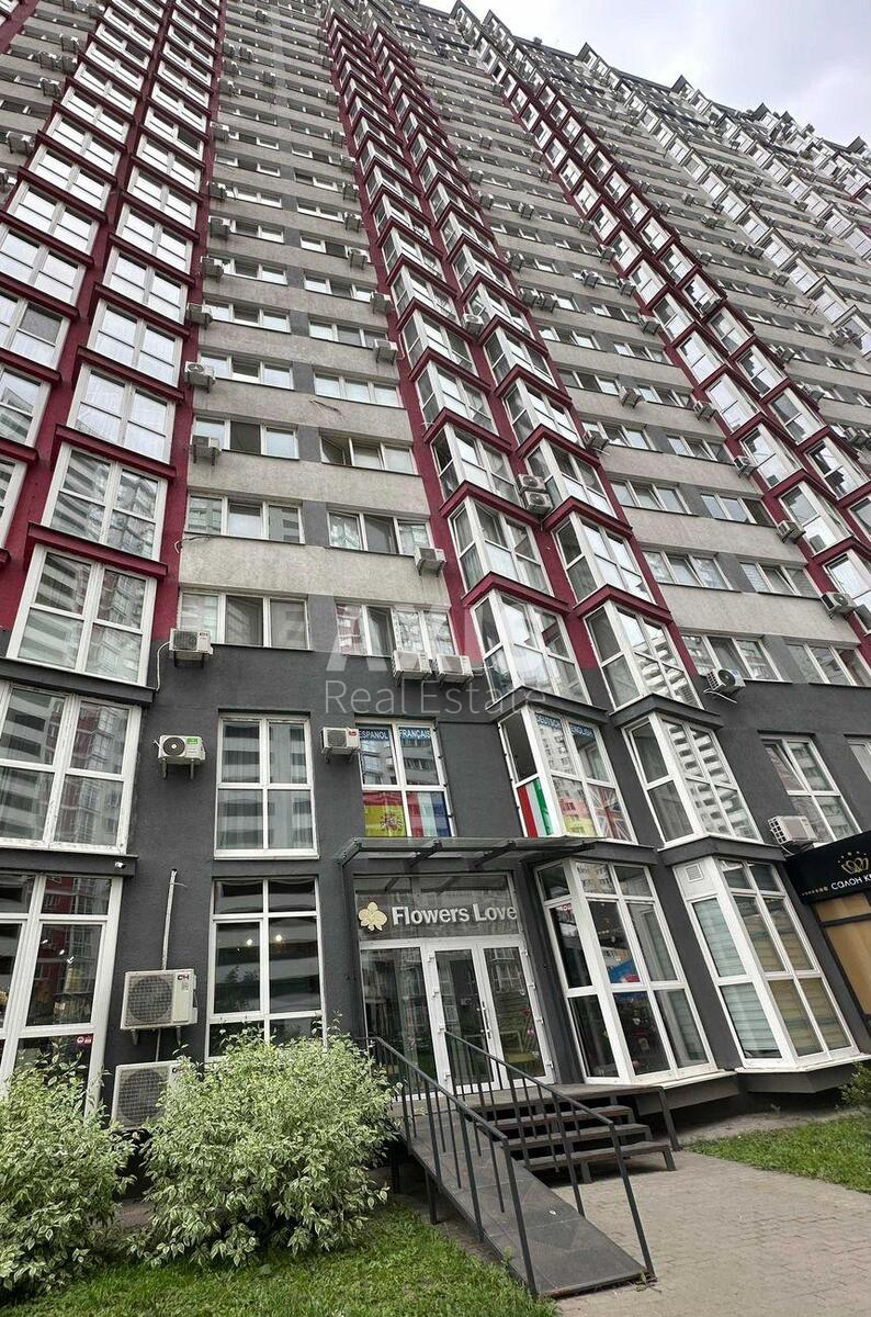 Объект торговли ул. Драгоманова 2А, 53м2534620