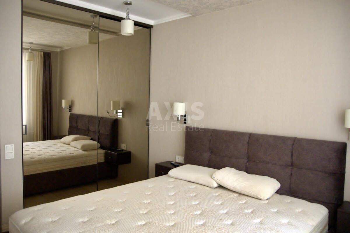 Office vul. Dmytrivs'ka 75, 115m26