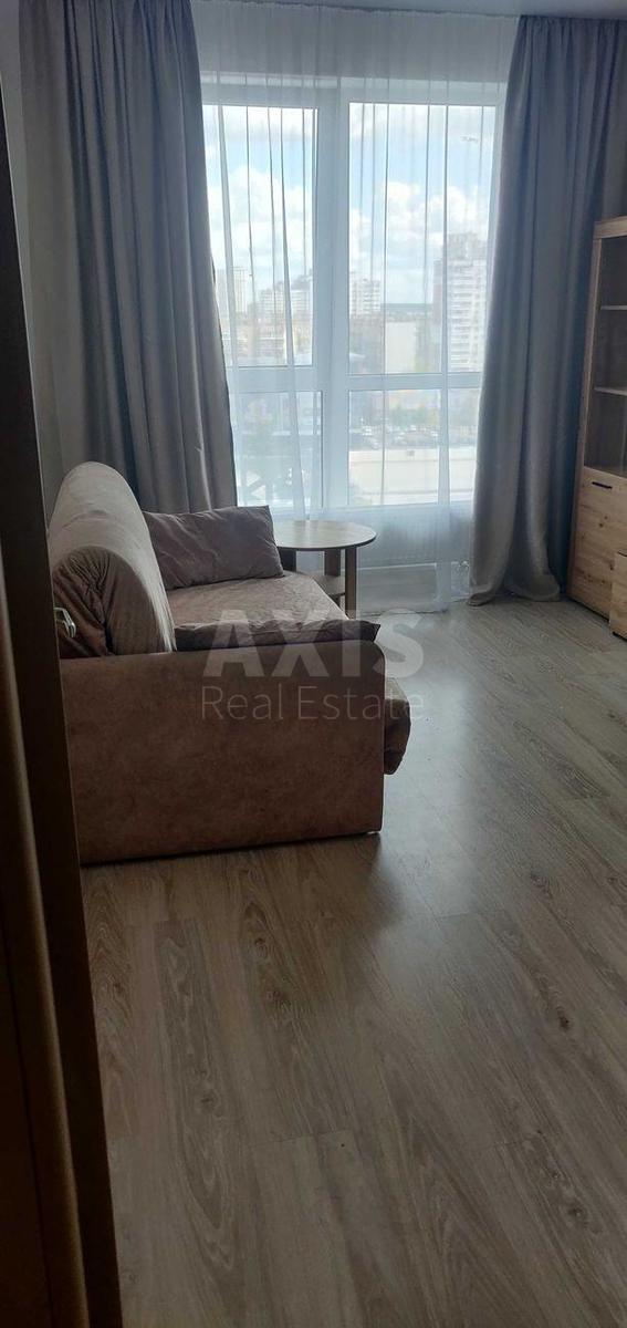 1k apartment vul. Revuc'kogo 400