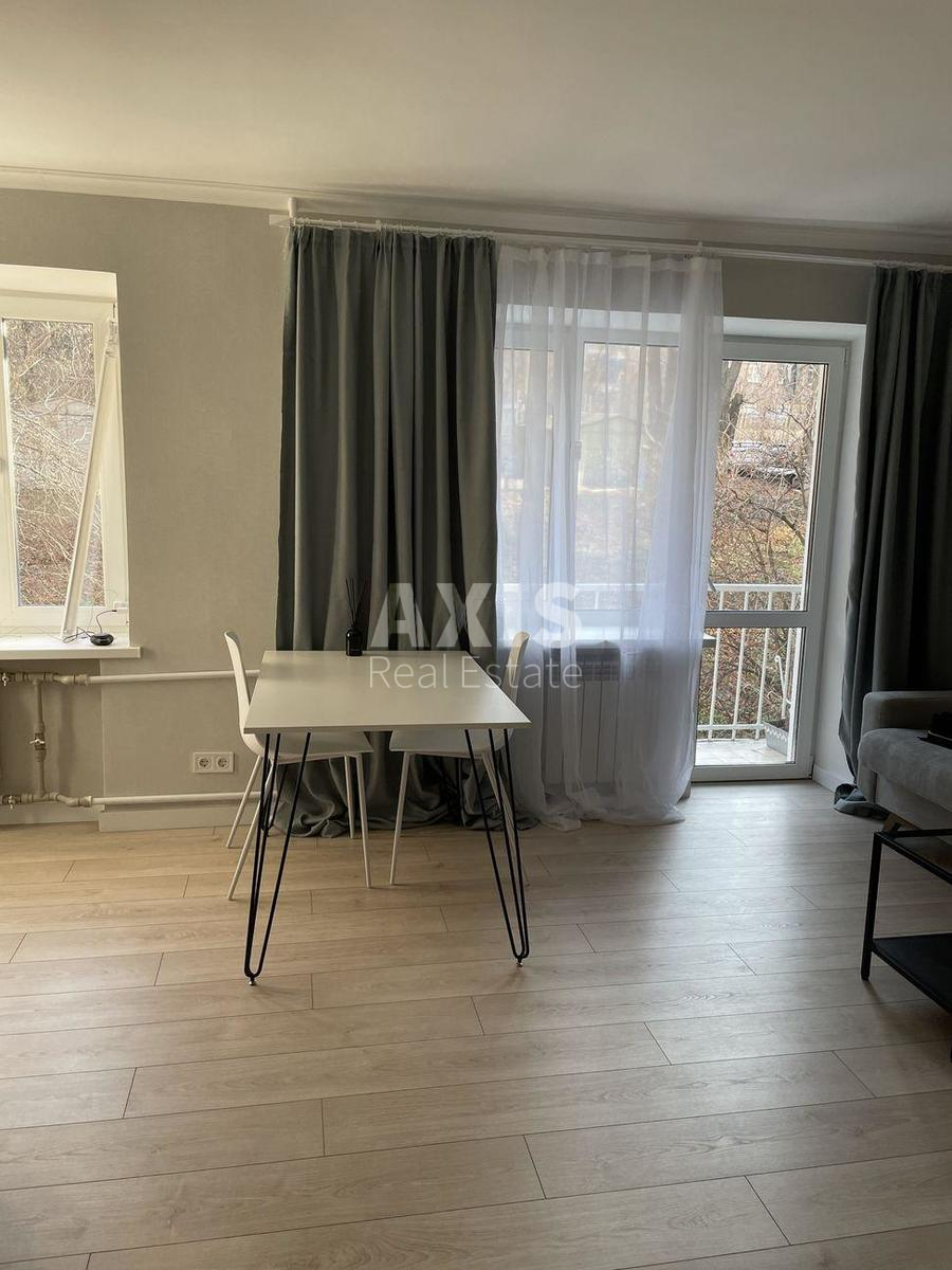 2k apartment vul. Mechnykova 11А384010