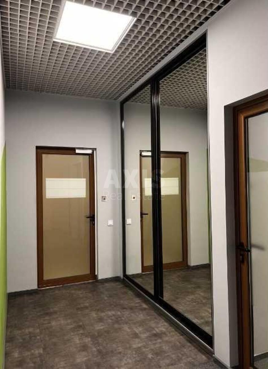 Office vul. Verhnij Val 10, 110m23