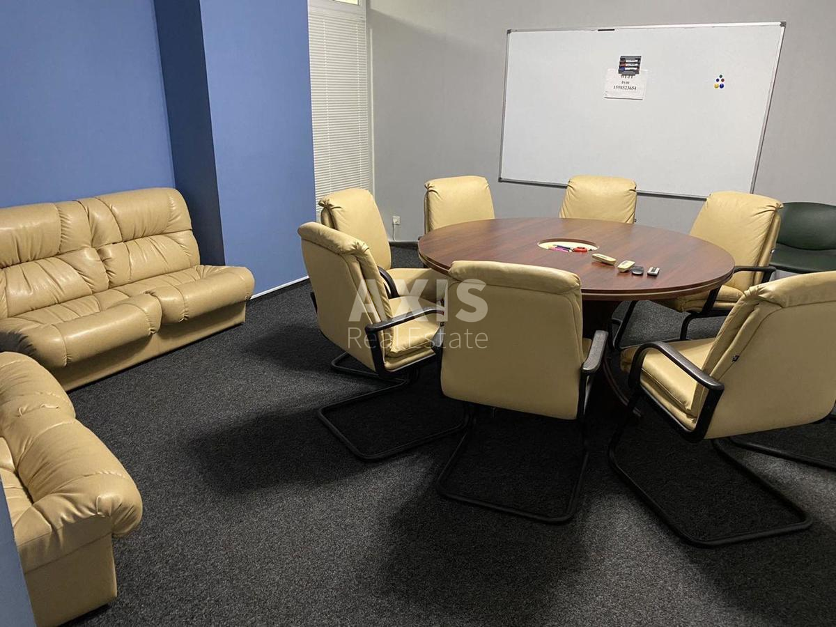 Office vul. Kyrylivs'ka 160, 517m24