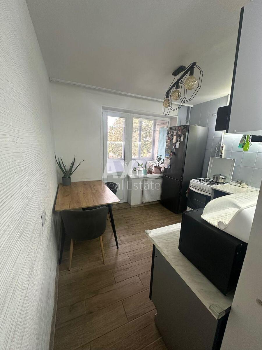 3k apartment vul. Jordans'ka 10