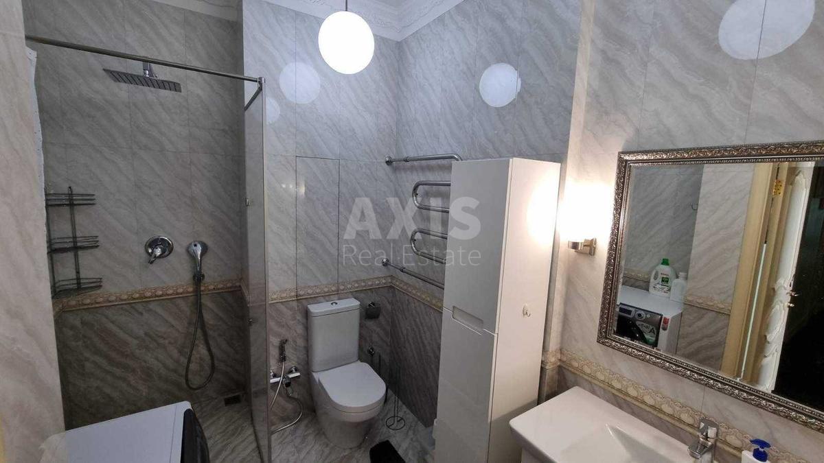 2k apartment vul. Solom'jans'ka 15А3