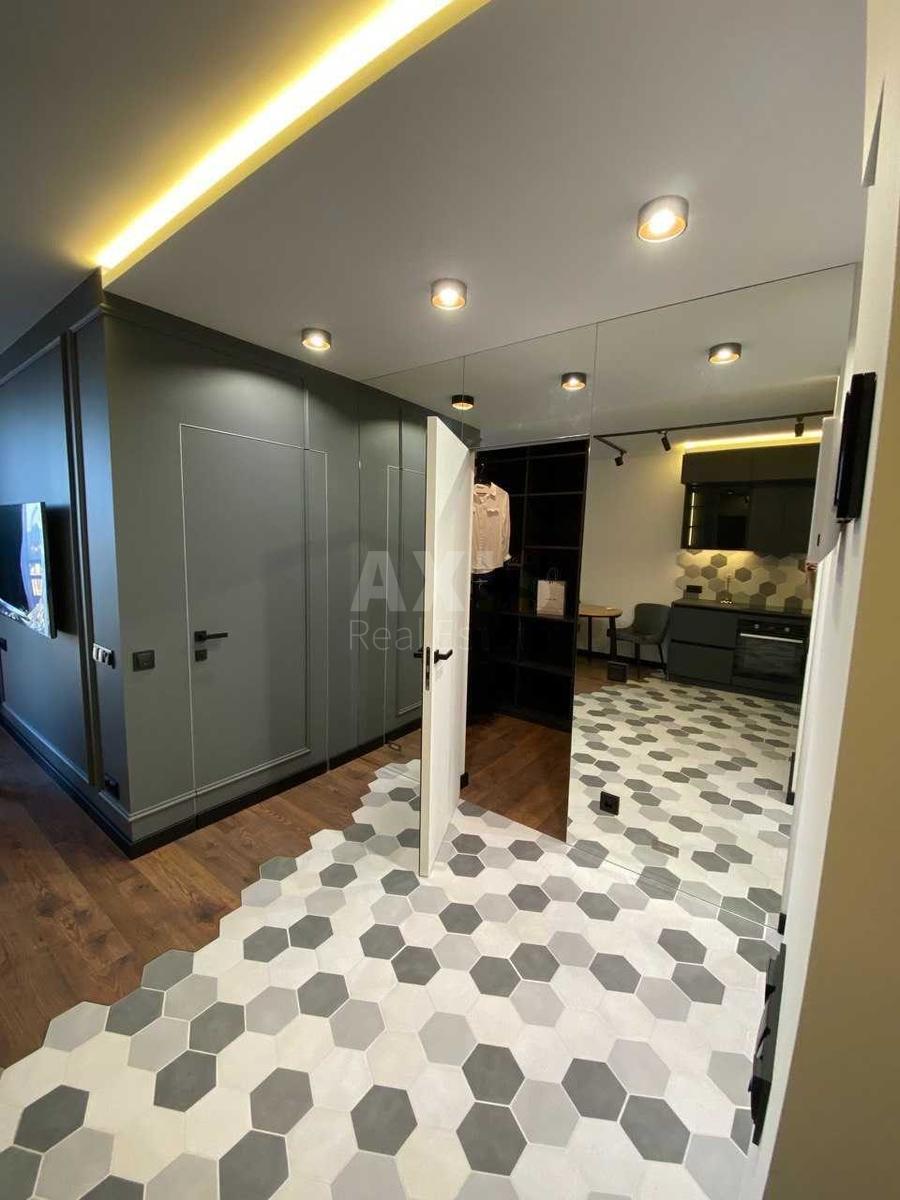 1k apartment nab. Dniprovs'ka 183