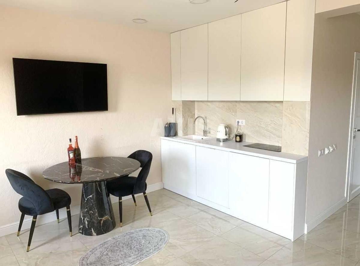 2k apartment vul. Kostjantynivs'ka 22