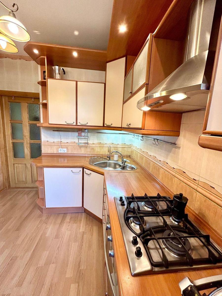 3k apartment pr-t Lobanovs'kogo 4