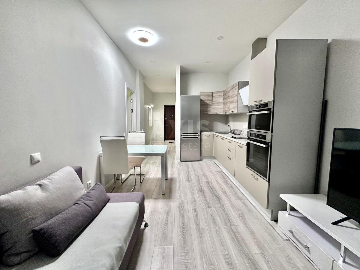 1к квартира ул. Джона Маккейна 7616024