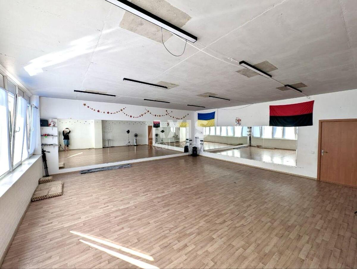 Service object vul. Strokacha Tymofija 9А, 200m2