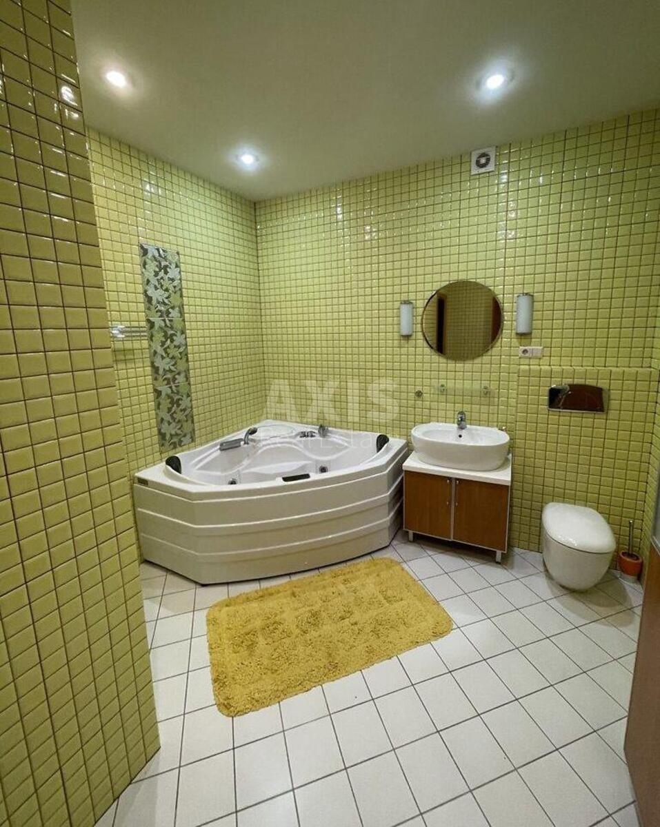 2k apartment vul. Jevgena Konoval'cja 32Г8