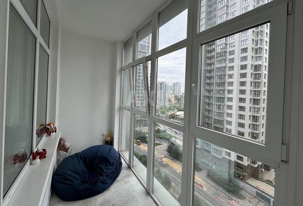 1k apartment vul. Dragomyrova Myhajla 187