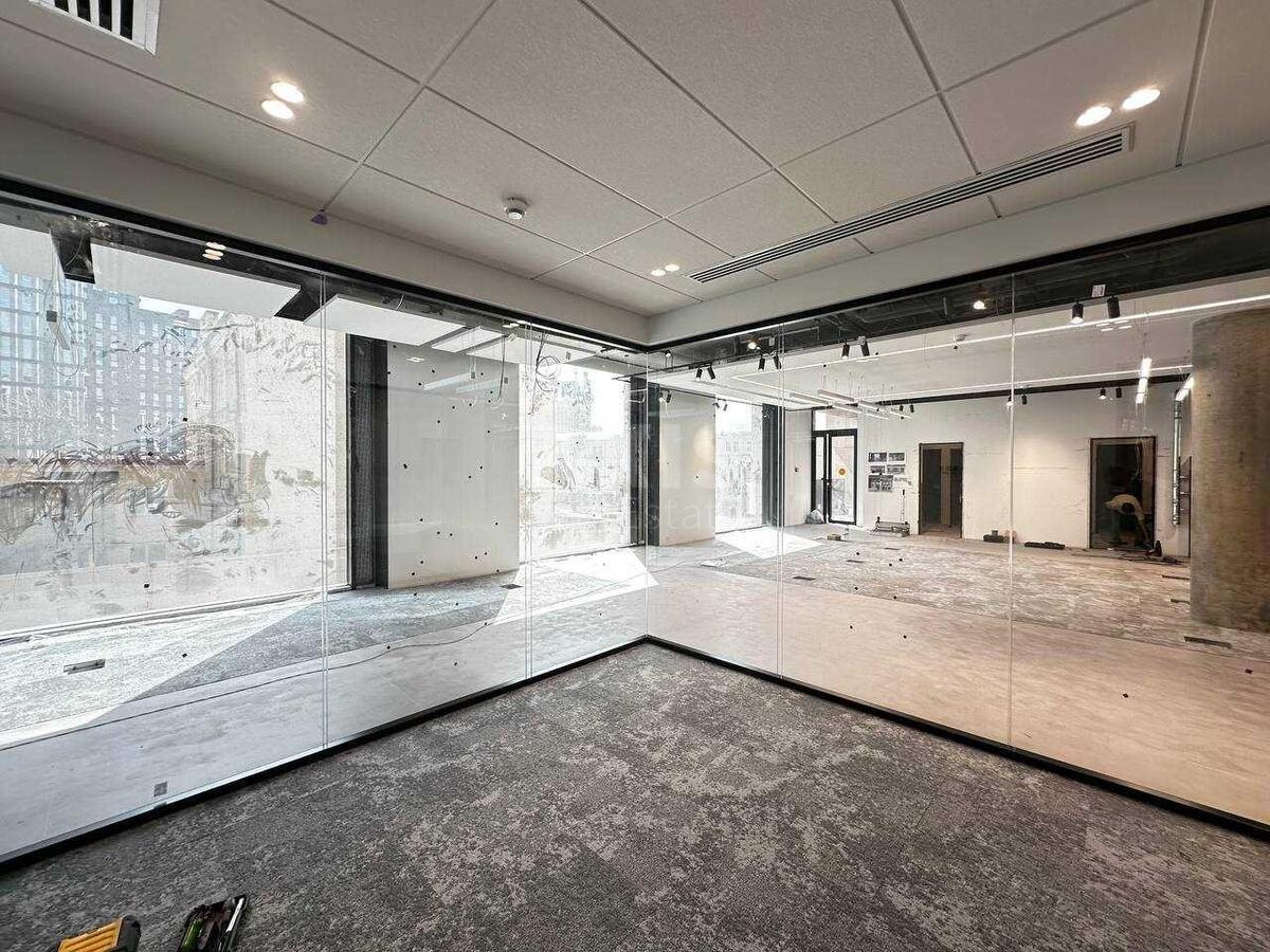 Office vul. Amurs'ka 6, 400m21