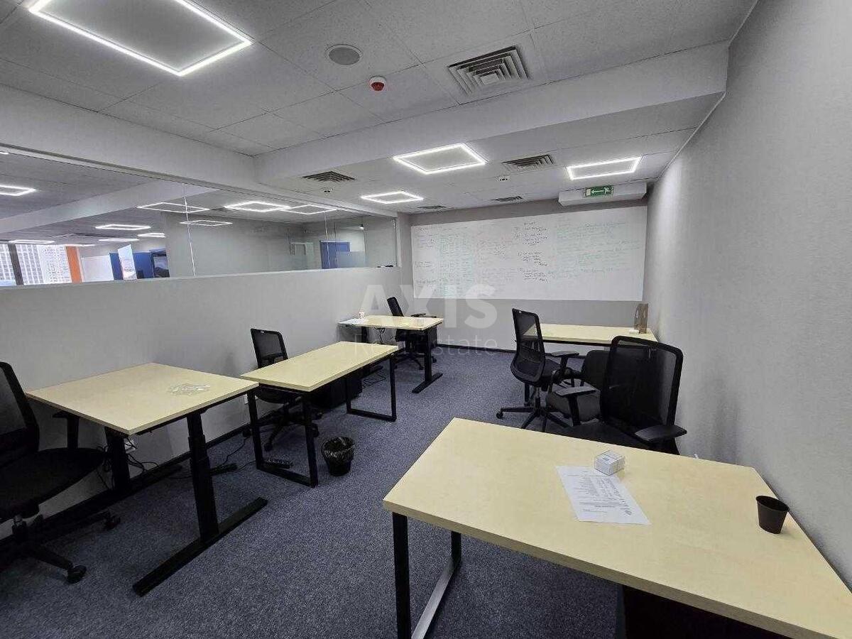 Office vul. Velyka Zhytomyrs'ka 20, 643m24