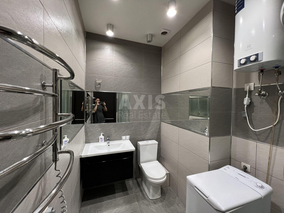 1k apartment vul. Zhyljans'ka 1182474210