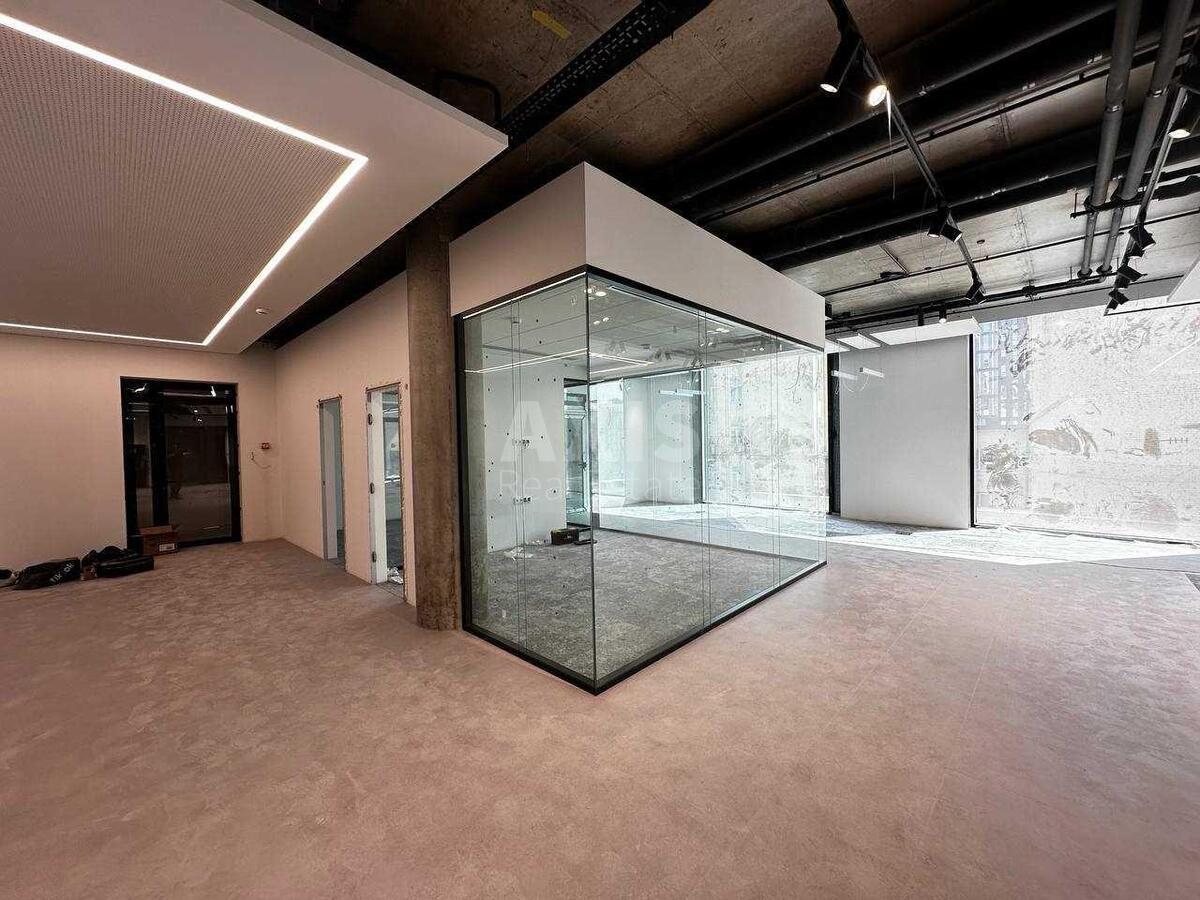 Office vul. Amurs'ka 6, 400m22