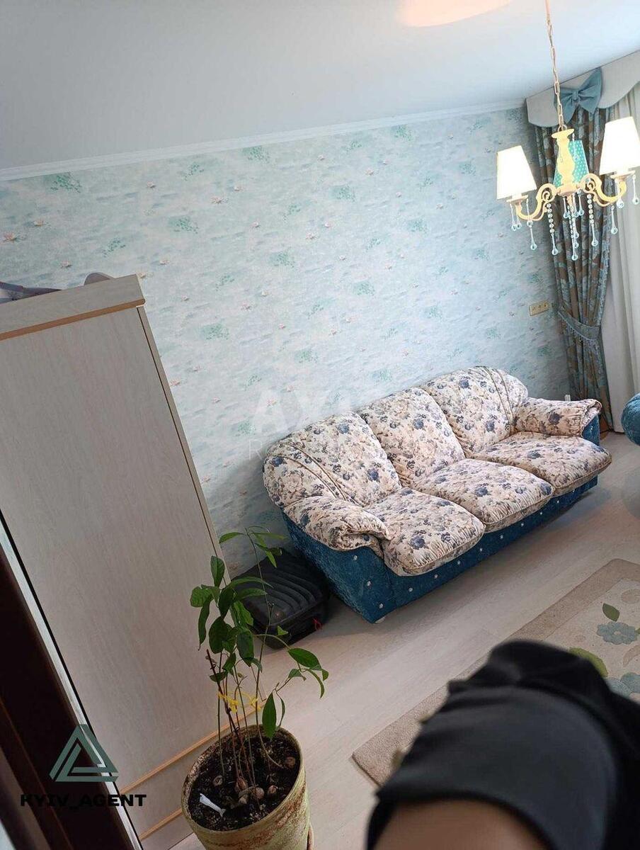 3к квартира ул. Ахматовой Анны 15627417