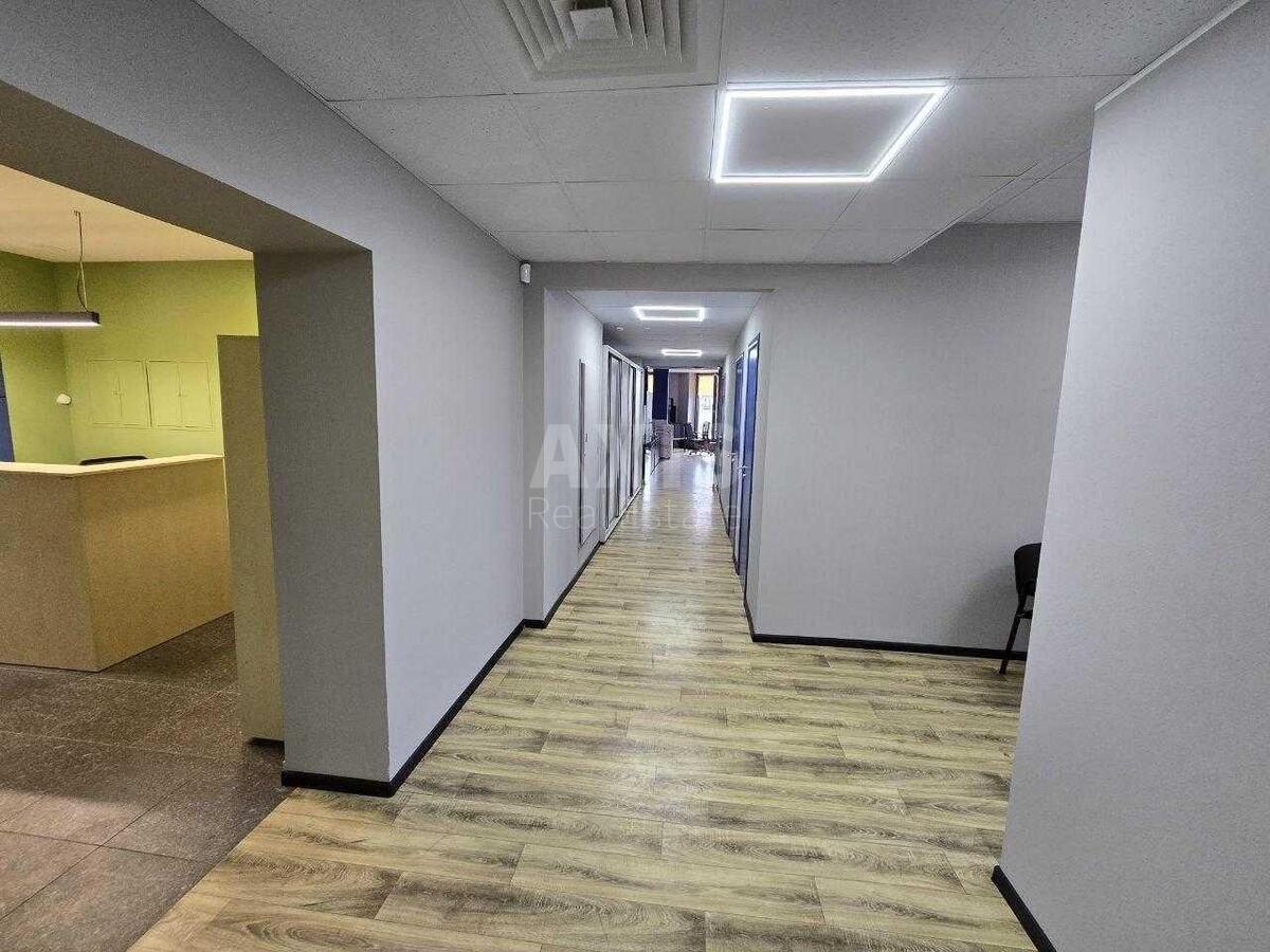 Office vul. Velyka Zhytomyrs'ka 20, 643m25