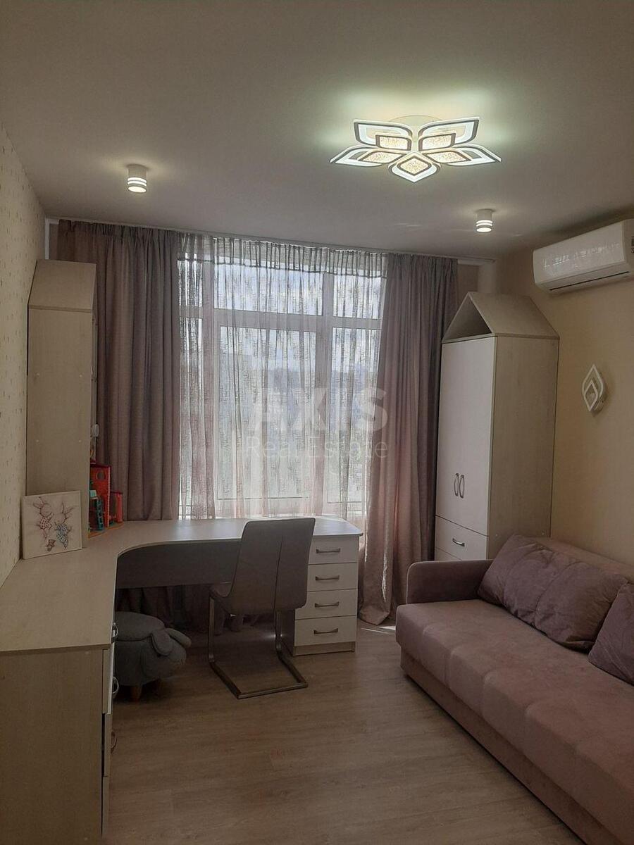 4k apartment vul. Sverstjuka Jevgena 42