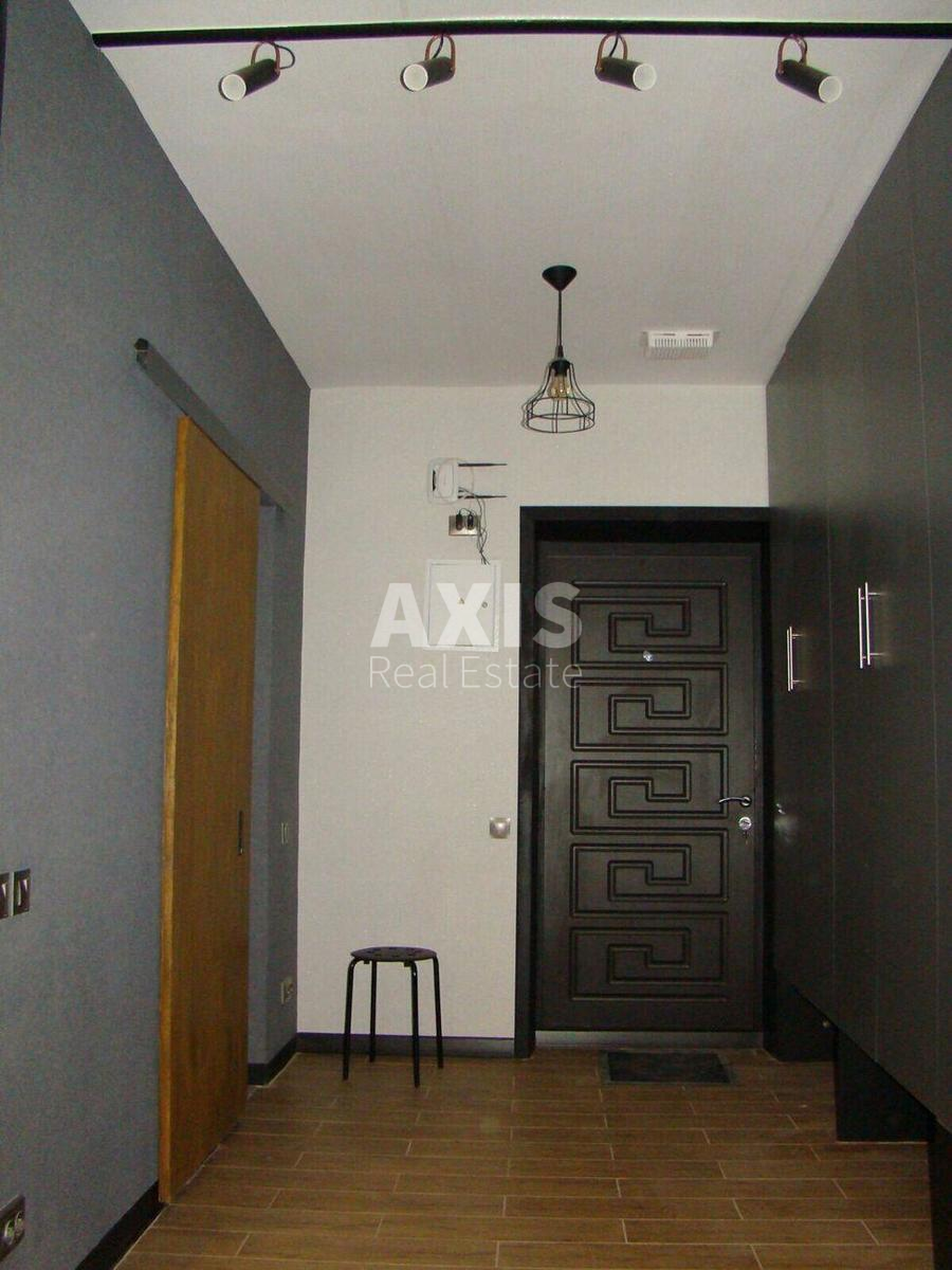 1k apartment vul. Berezhans'ka 156